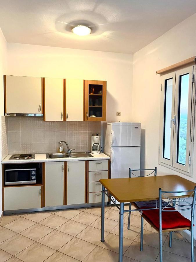 Apartamento Megalokonomos Emmanouil Kalamos  Exterior foto