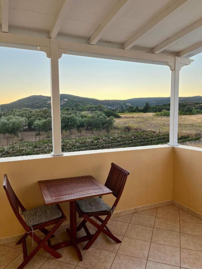 Apartamento Megalokonomos Emmanouil Kalamos  Exterior foto