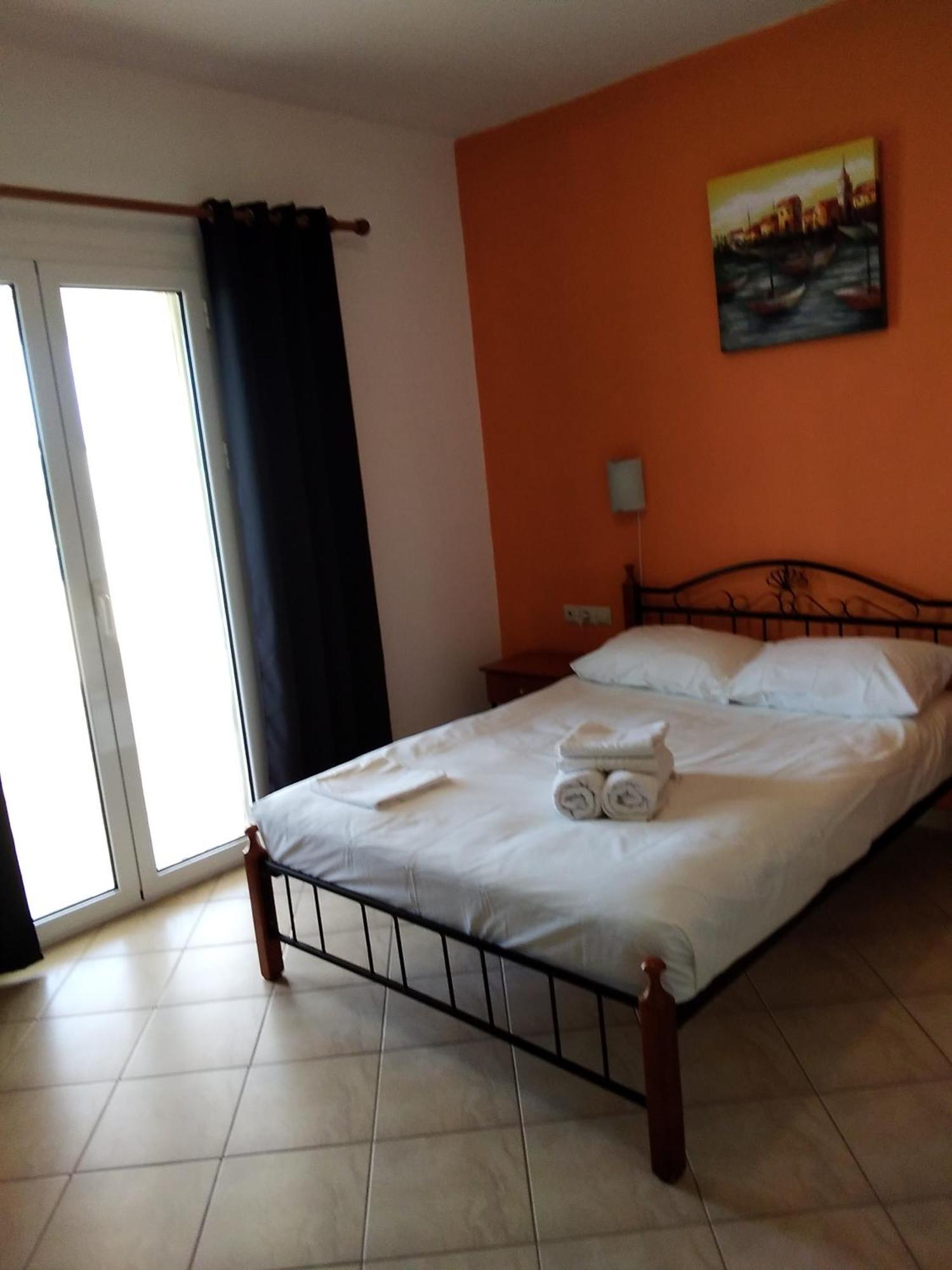 Apartamento Megalokonomos Emmanouil Kalamos  Exterior foto