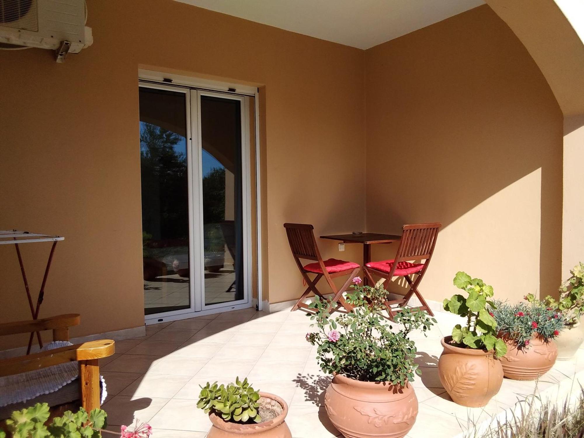 Apartamento Megalokonomos Emmanouil Kalamos  Exterior foto